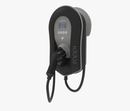Zappi Wallbox mit Ladesteckdose